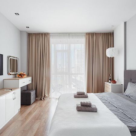 White Apartment In 12 Floor Odessa Exterior foto