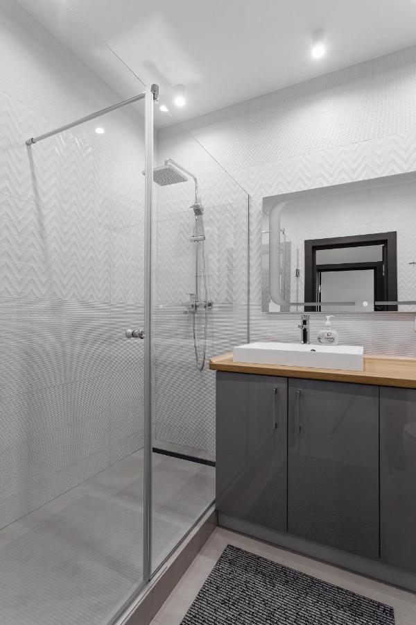 White Apartment In 12 Floor Odessa Exterior foto